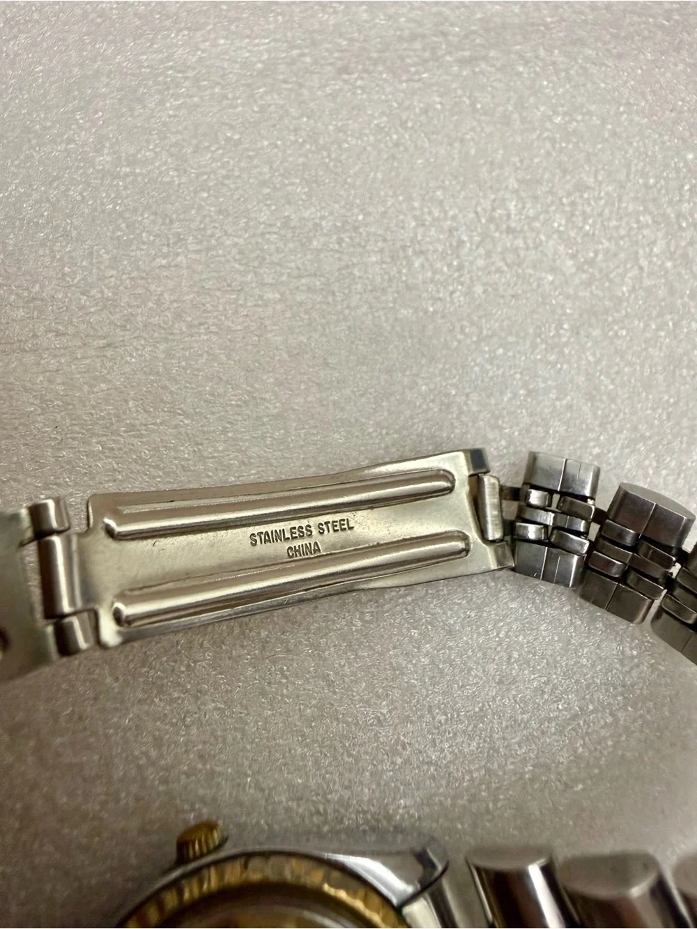 Vintage Timex Quartz Two-Tone Women's Watch - Fluted Bezel Date 377 BA